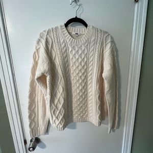 UNIQLO Cream Cable Knit Sweater